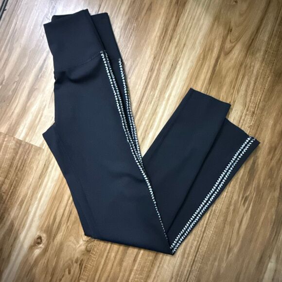 OFFLINE by Aerie Goals Crochet Inset Legging Size XS NWT - Picture 4 of 5